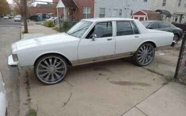 Chevy-caprice-1988-white-2