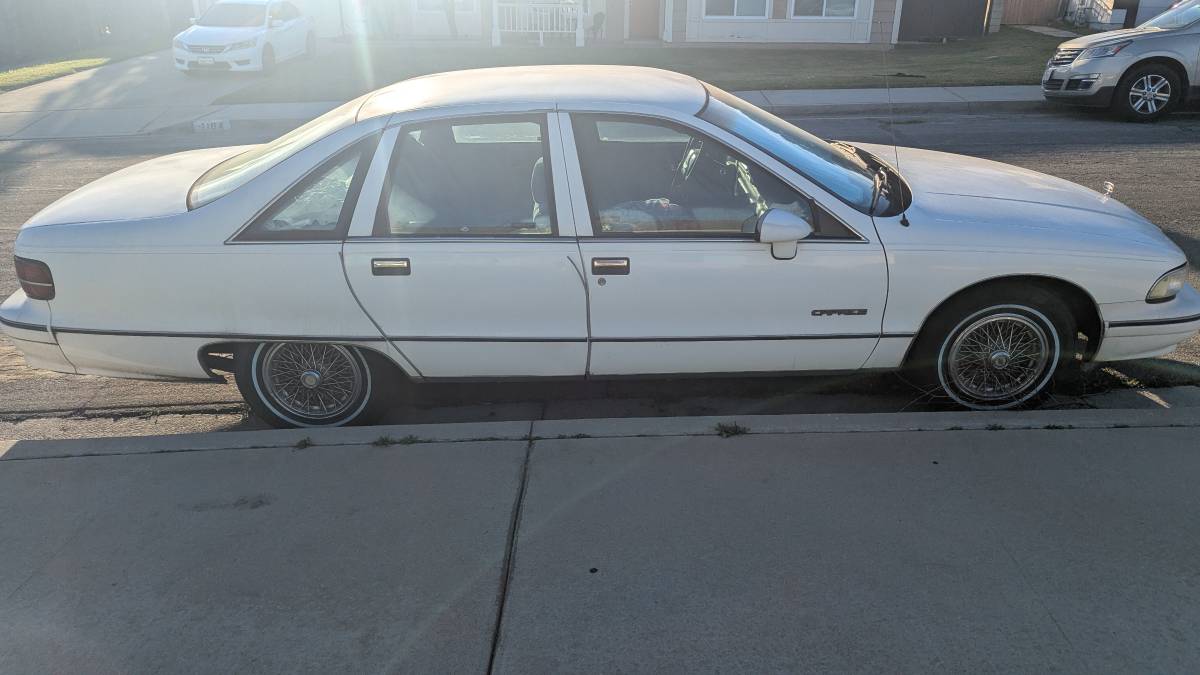 Chevy-caprice-1992-white-1