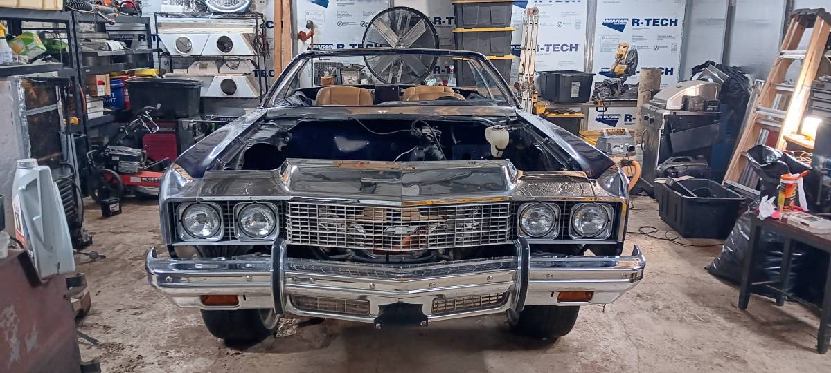 Chevy-caprice-classic-1973-custom-9