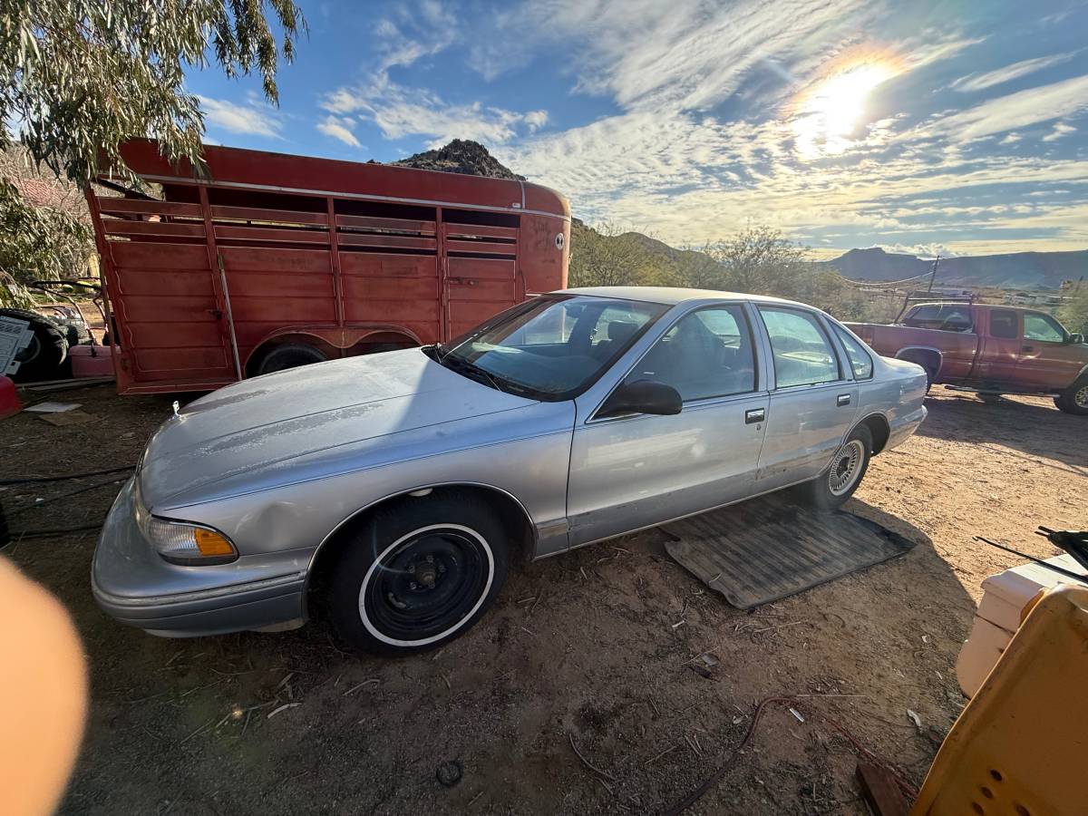 Chevy-caprice-classic-1995-blue-4
