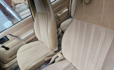 Chevy-cavalier-1985-orange-10