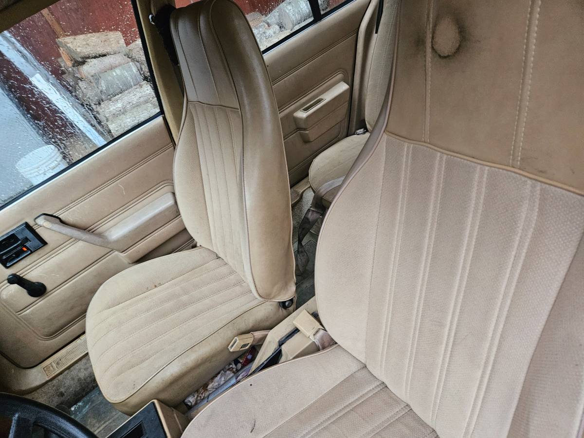 Chevy-cavalier-1985-orange-10