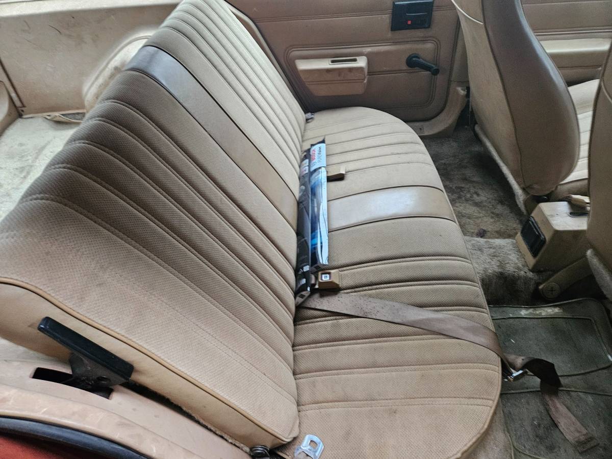 Chevy-cavalier-1985-orange-12