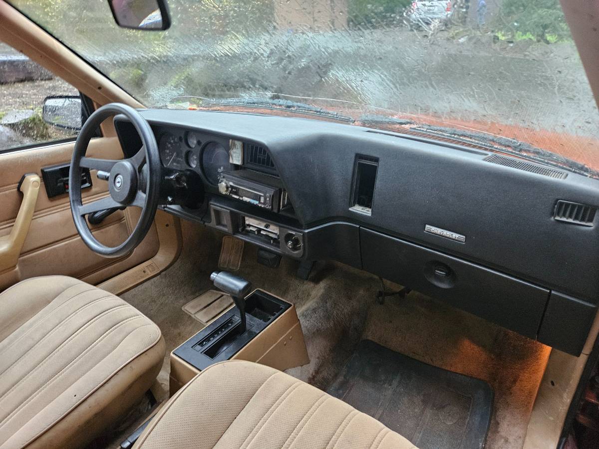 Chevy-cavalier-1985-orange-13