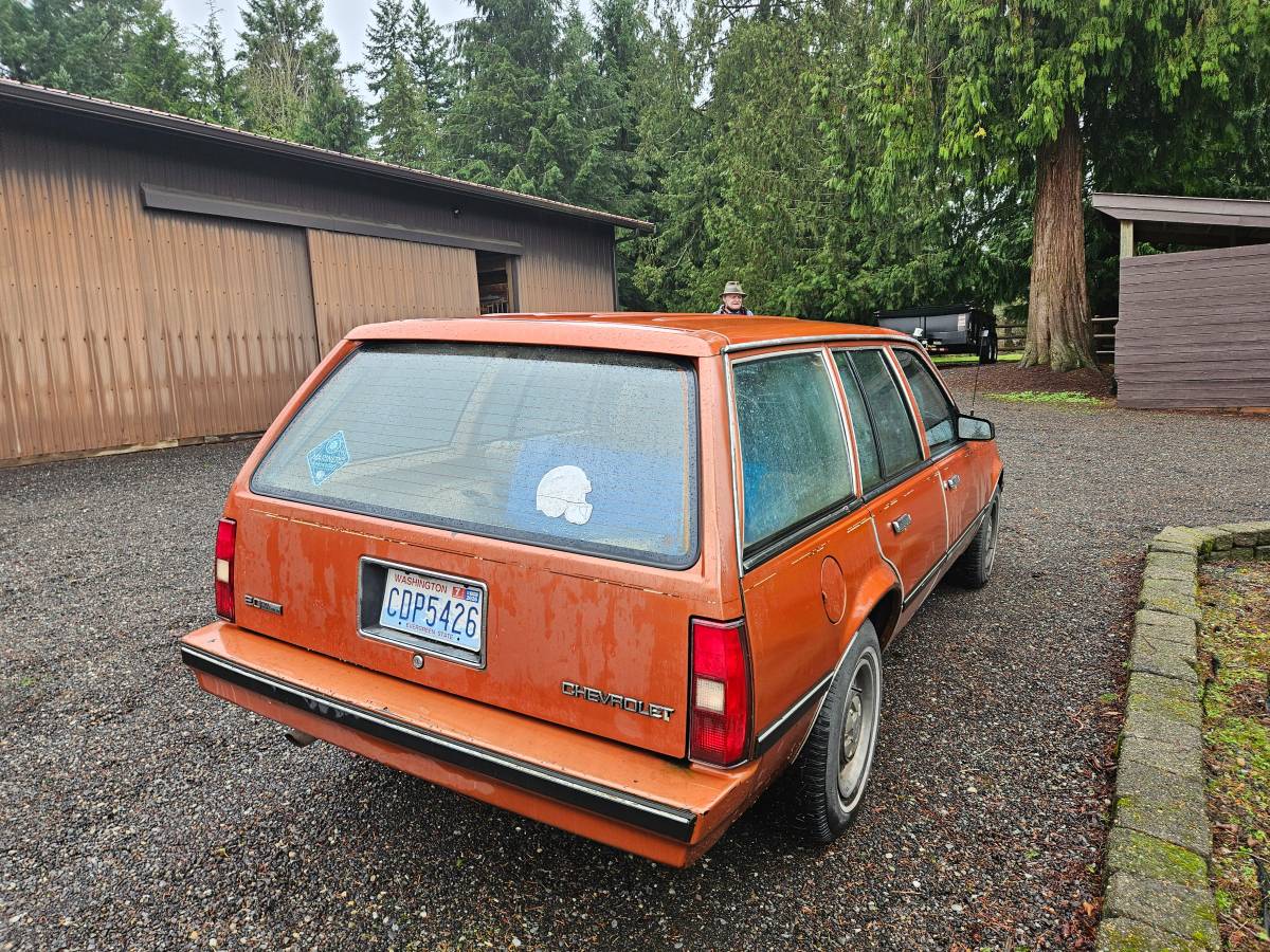 Chevy-cavalier-1985-orange