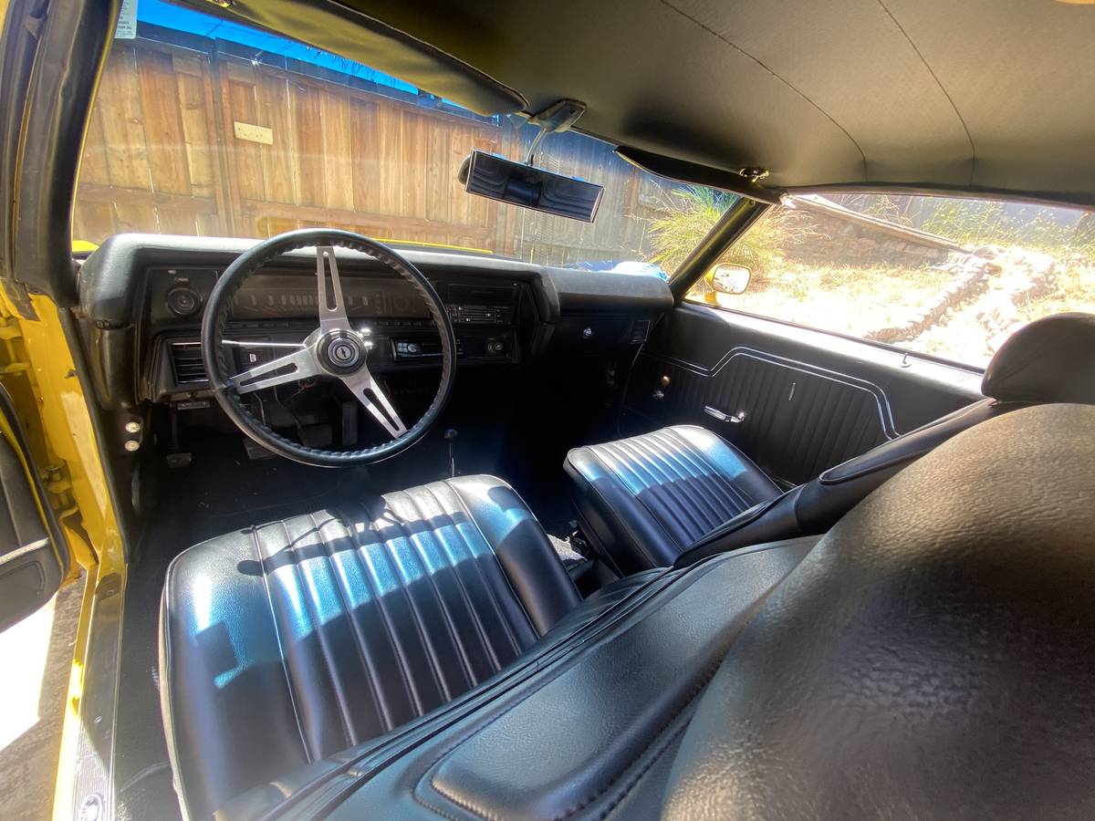 Chevy-chevelle-1971-yellow-21