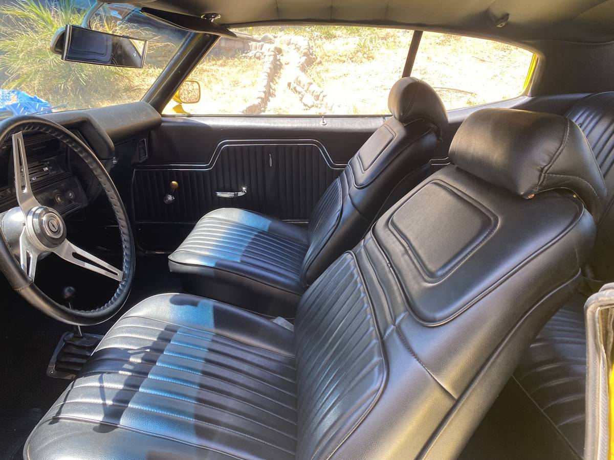 Chevy-chevelle-1971-yellow-25