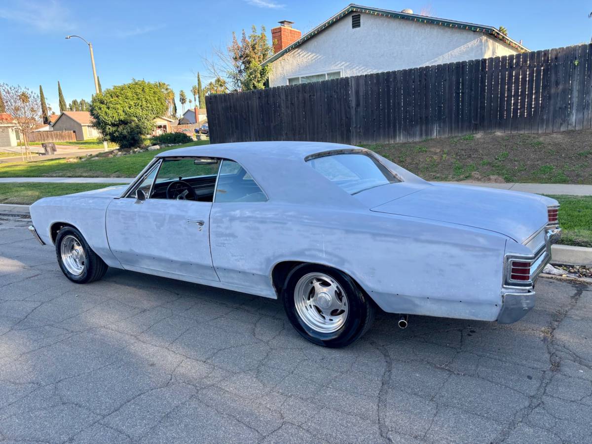 Chevy-chevelle-malibu-1967-23