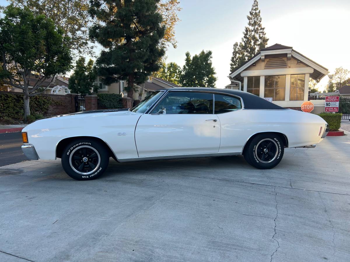 Chevy-chevelle-ss-1972-white-1