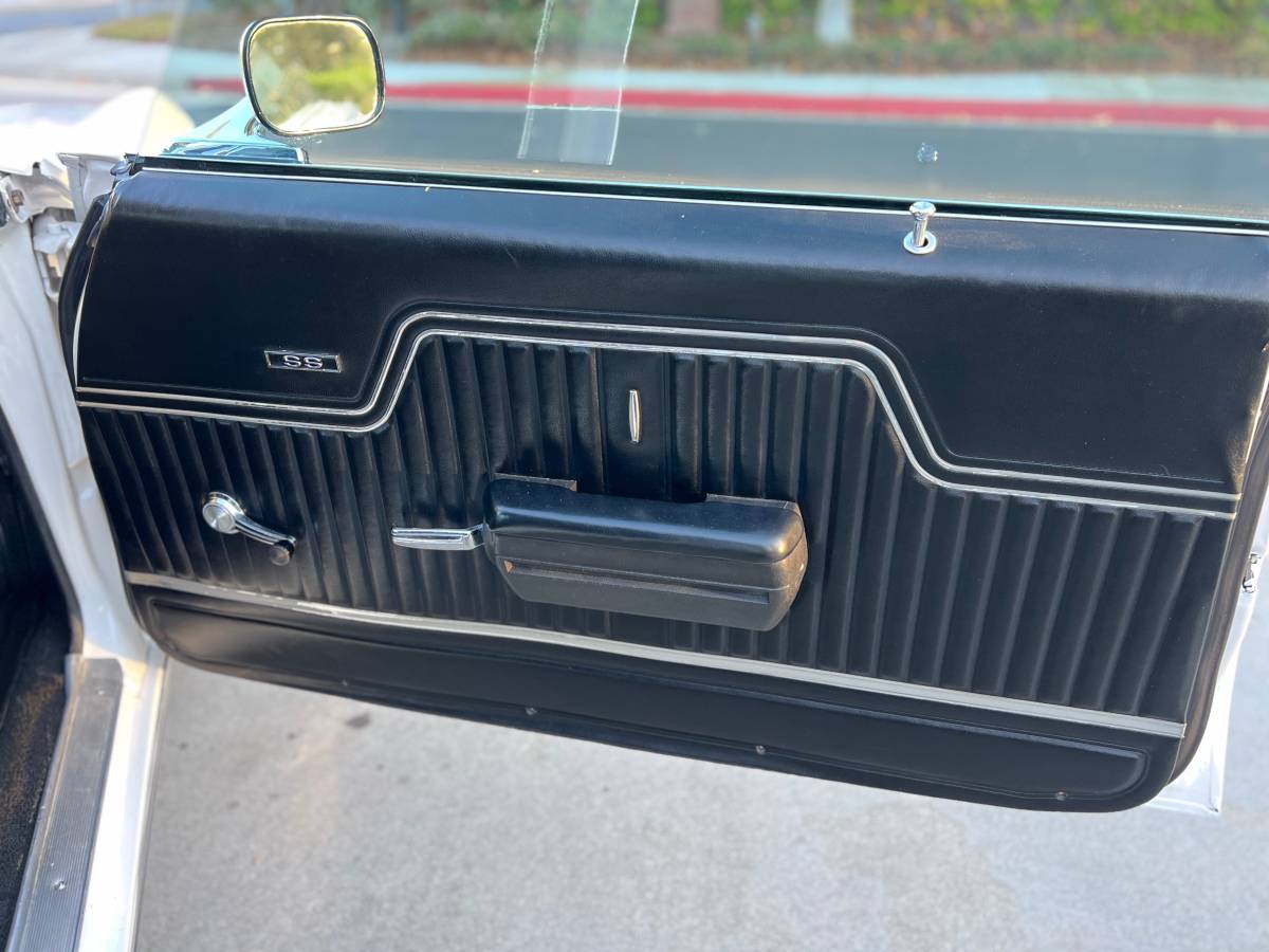 Chevy-chevelle-ss-1972-white-19