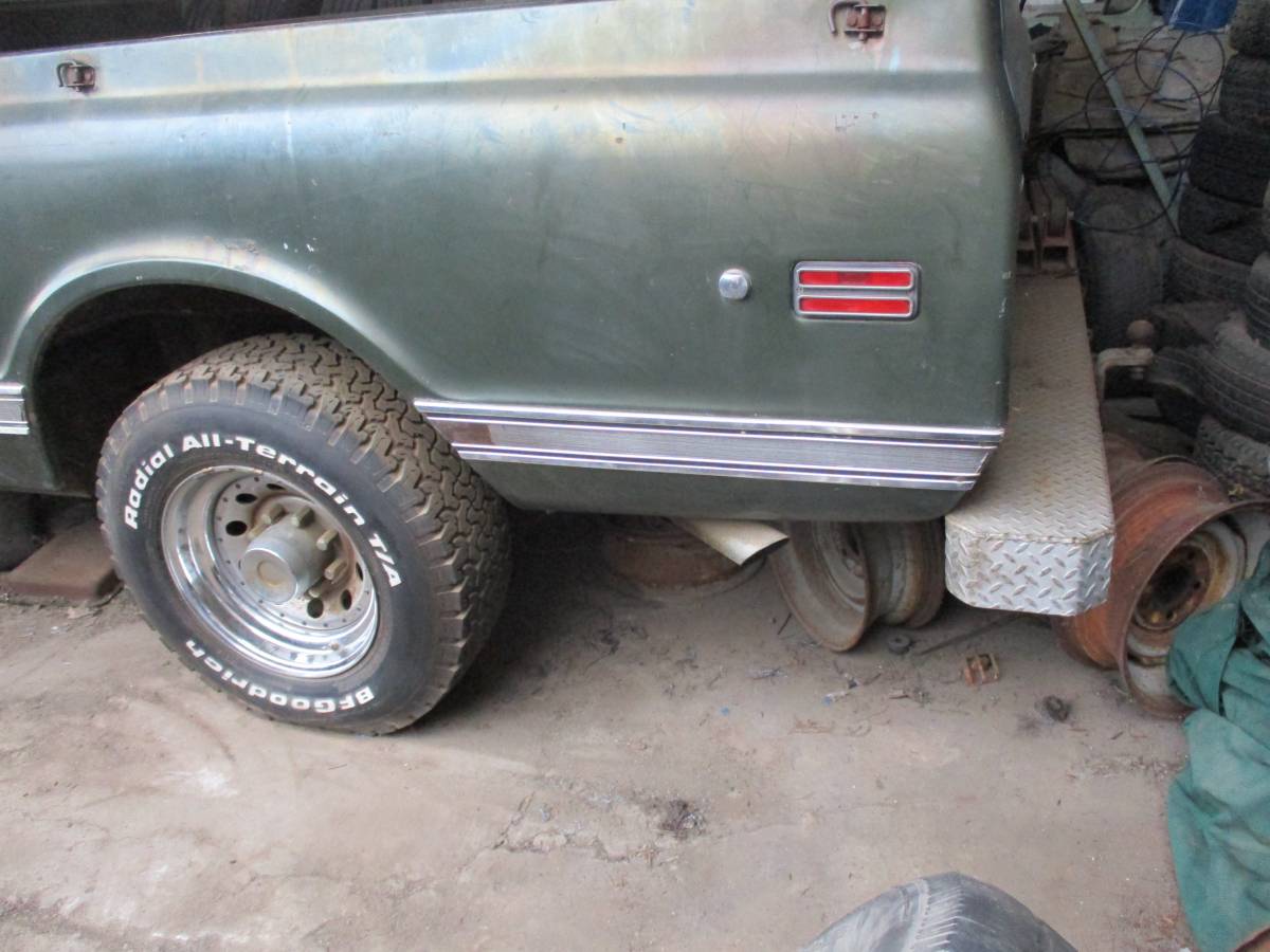 Chevy-cheyenne-c-20-1971-green-10