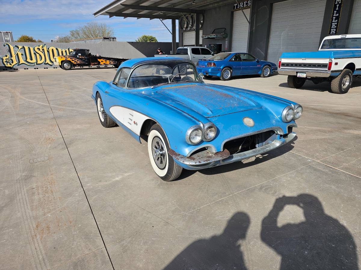 Chevy-corvette-1959-blue-11
