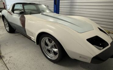 Chevy-corvette-1978-4