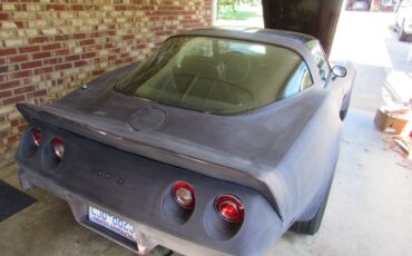 Chevy-corvette-1979-4