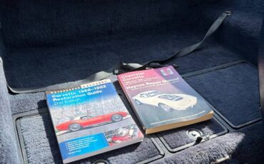 Chevy-corvette-1979-white-12