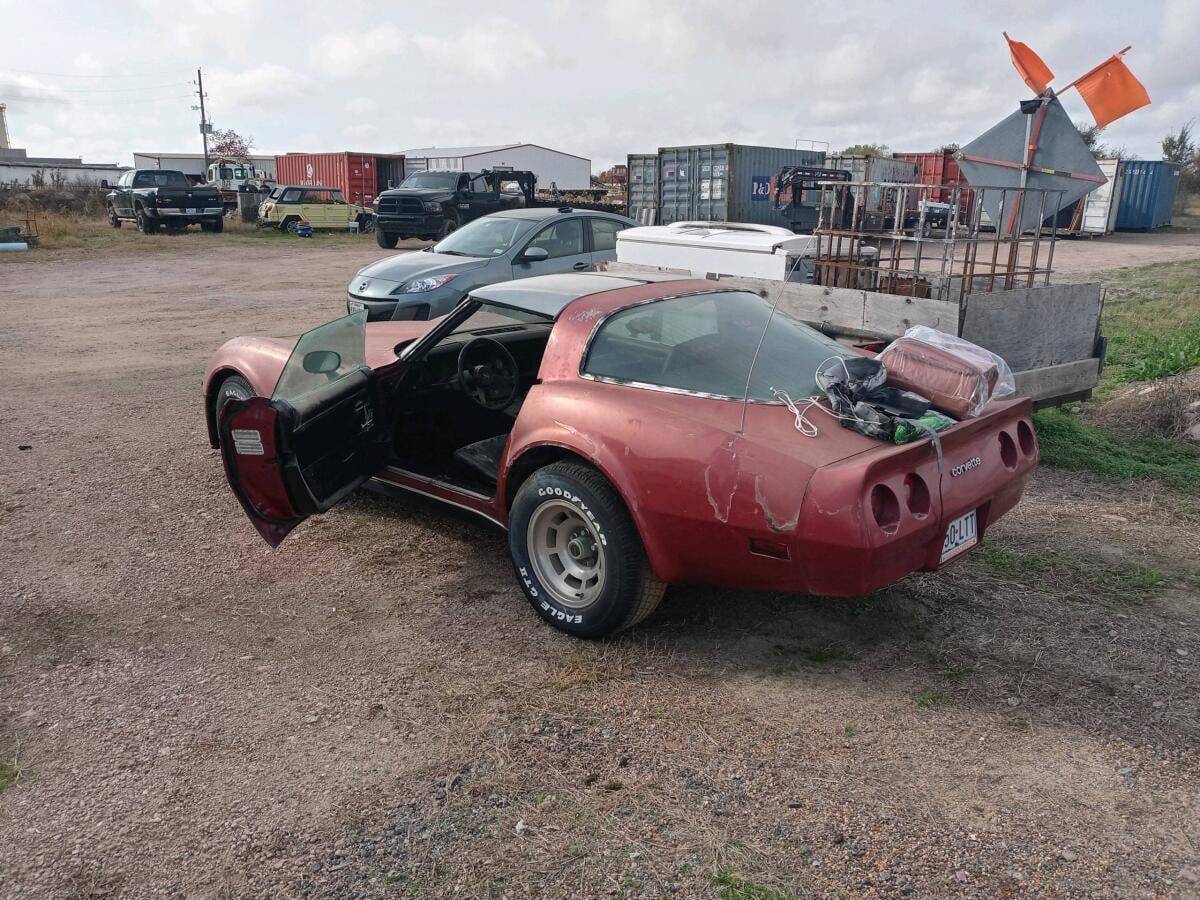 Chevy-corvette-1980-1