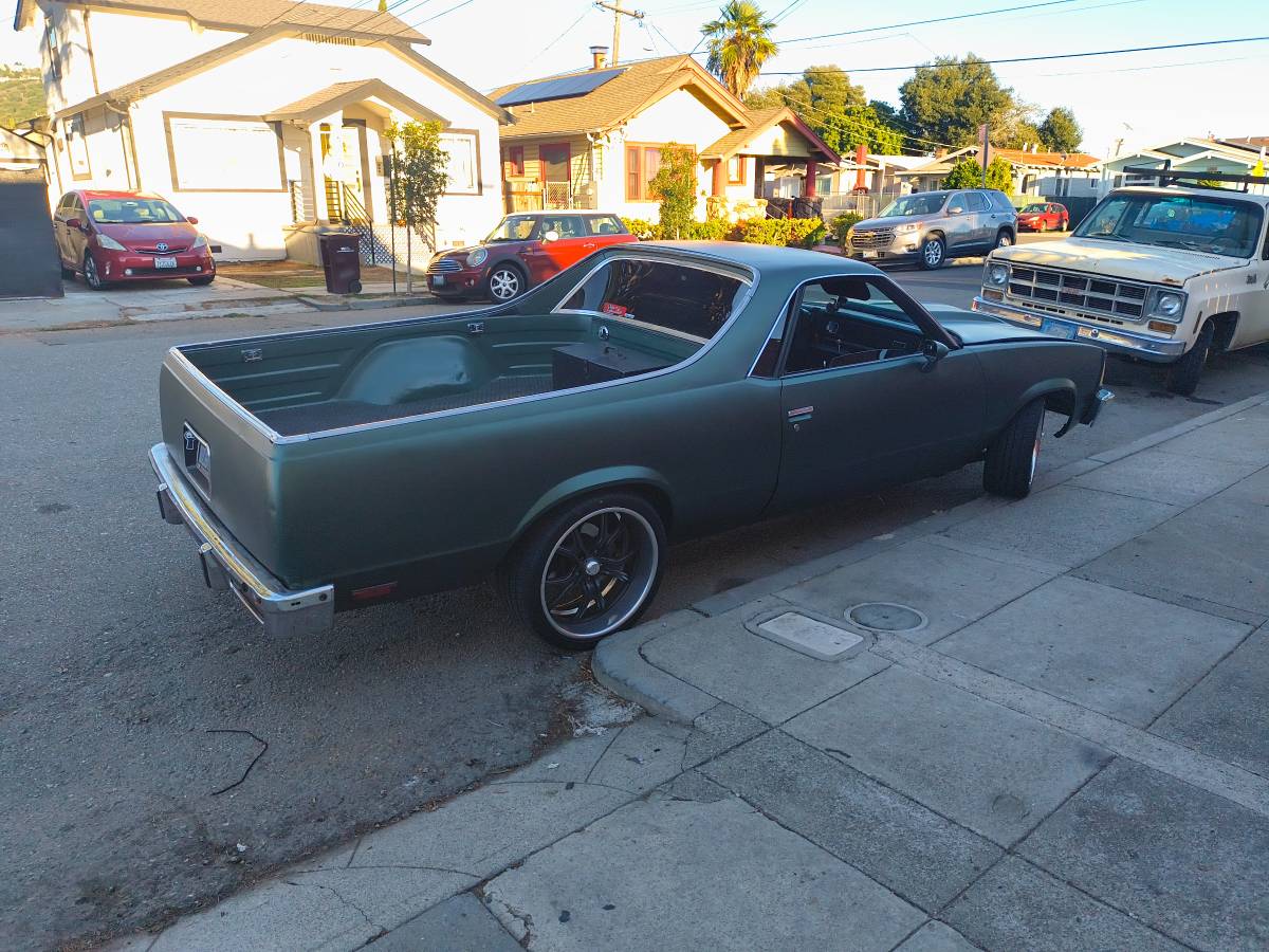 Chevy-corvette-1981-green-1