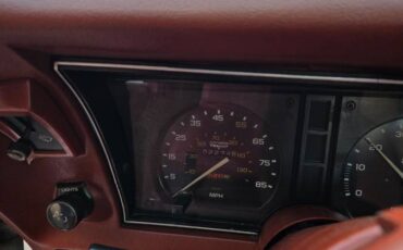 Chevy-corvette-1981-white-1