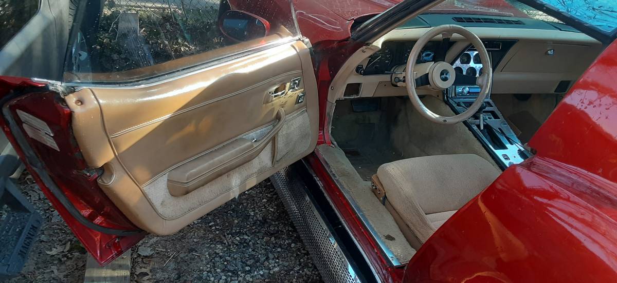 Chevy-corvette-1982-custom-1