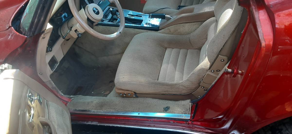 Chevy-corvette-1982-custom-4