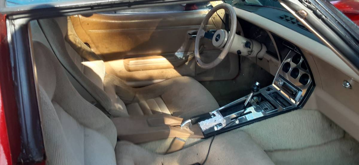 Chevy-corvette-1982-custom-5