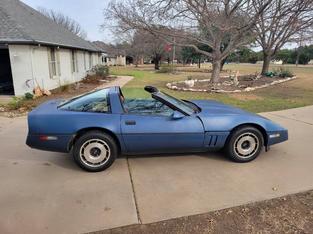 Chevy-corvette-1985-blue-2