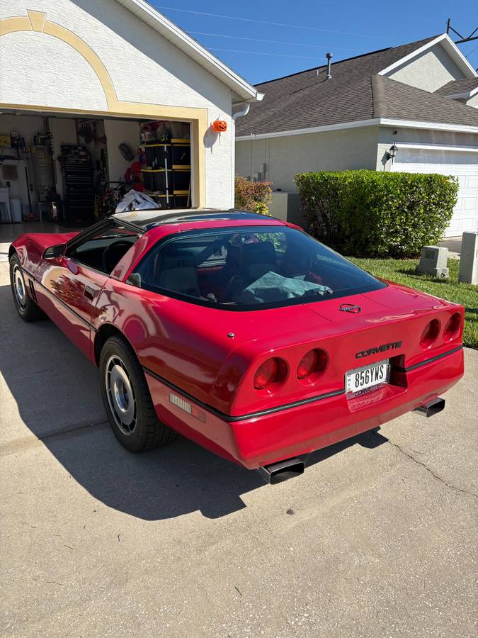 Chevy-corvette-1985-red-1