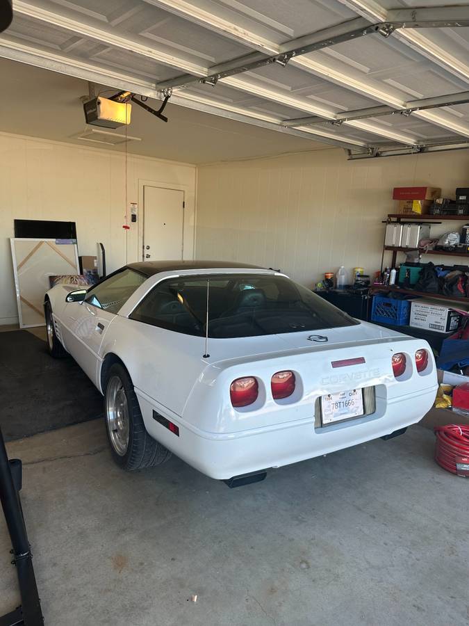 Chevy-corvette-1994-white