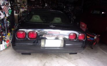 Chevy-corvette-1995-black-3