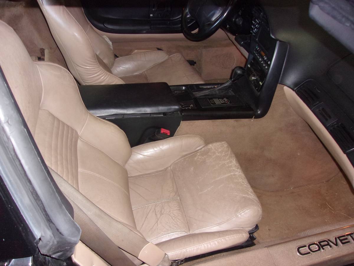 Chevy-corvette-1995-black-4