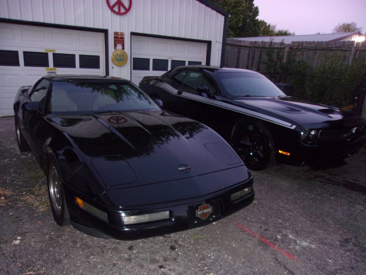 Chevy-corvette-1995-black-5
