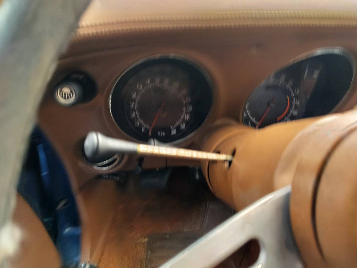 Chevy-corvette-convertible-1972-blue-2