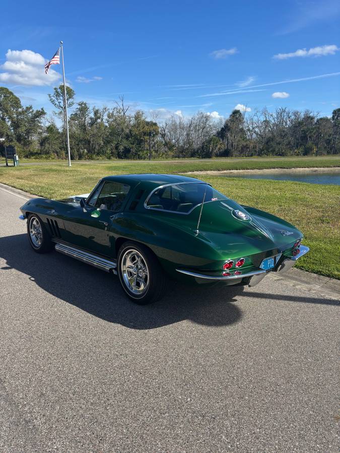 Chevy-corvette-stingray-coupe-1965-green-2