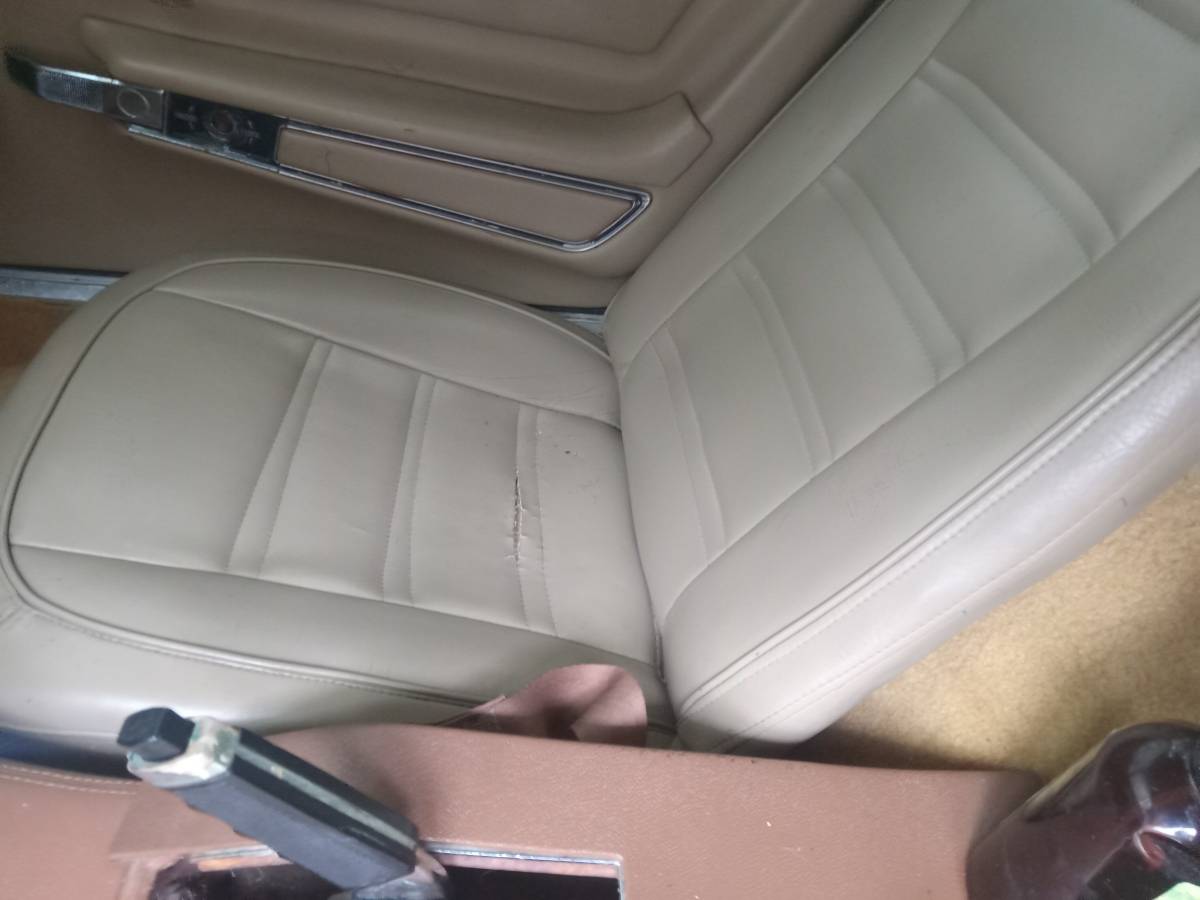 Chevy-corvette-stingray-coupe-1973-white-1