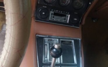 Chevy-corvette-stingray-coupe-1973-white-2