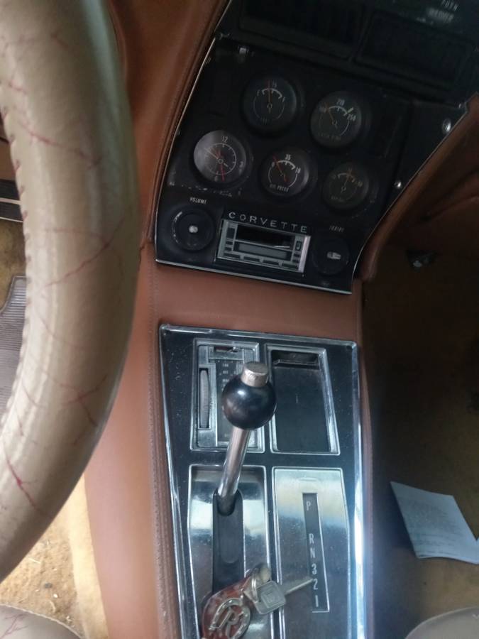 Chevy-corvette-stingray-coupe-1973-white-2