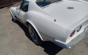 Chevy-corvette-stingray-coupe-1973-white-6