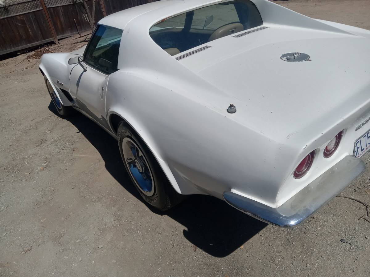 Chevy-corvette-stingray-coupe-1973-white-6