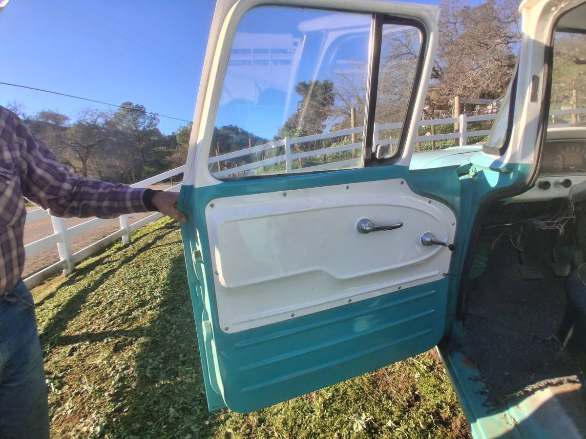 Chevy-custom-1963-custom-17