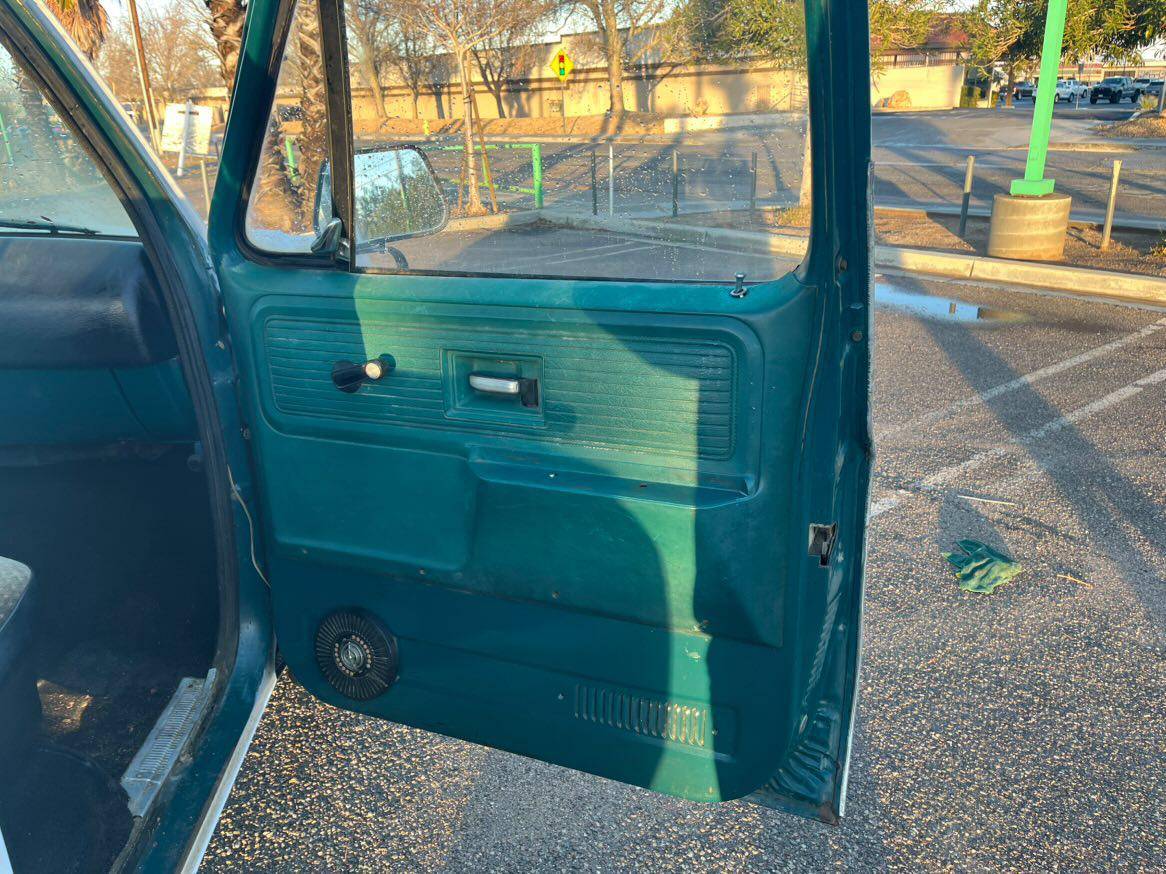 Chevy-custom-deluxe-1977-6