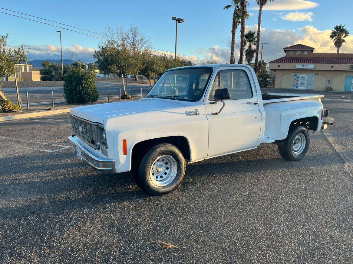 Chevy-custom-deluxe-1977