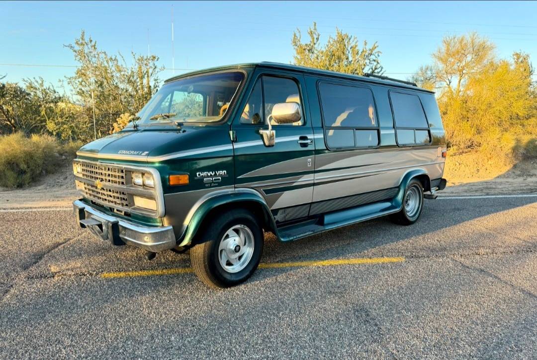 Chevy-express-2500-cargo-van-1995-custom-1