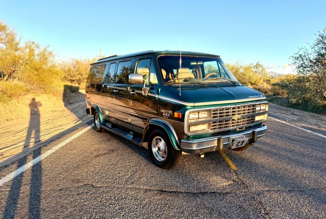 Chevy-express-2500-cargo-van-1995-custom-2