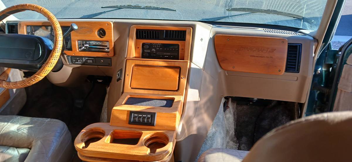 Chevy-express-2500-cargo-van-1995-custom-4