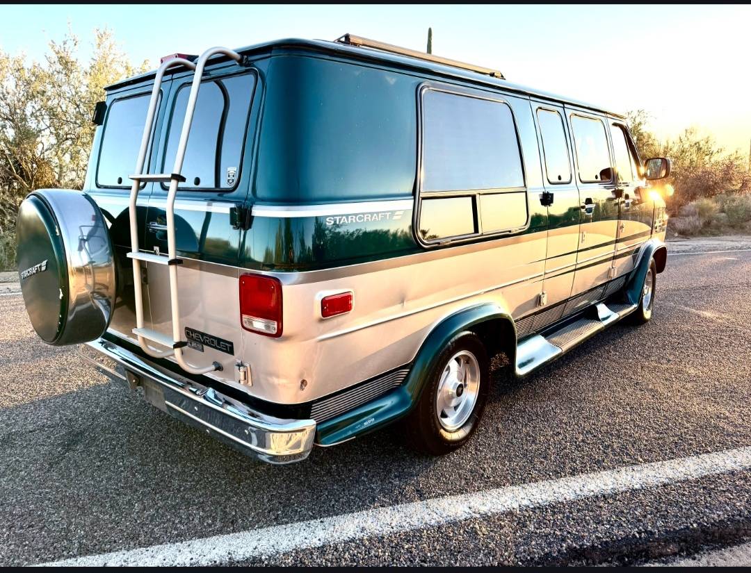 Chevy-express-2500-cargo-van-1995-custom