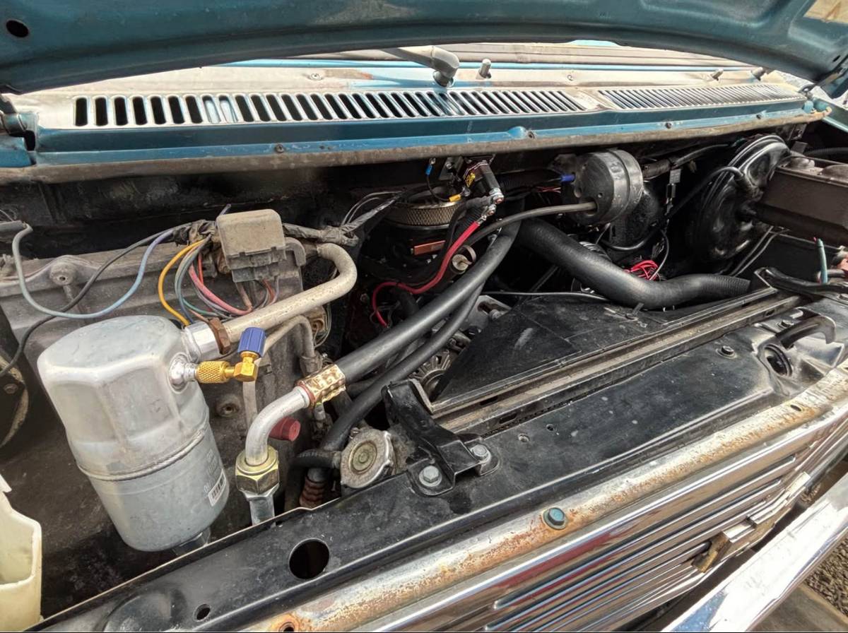 Chevy-g10-1979-blue-12