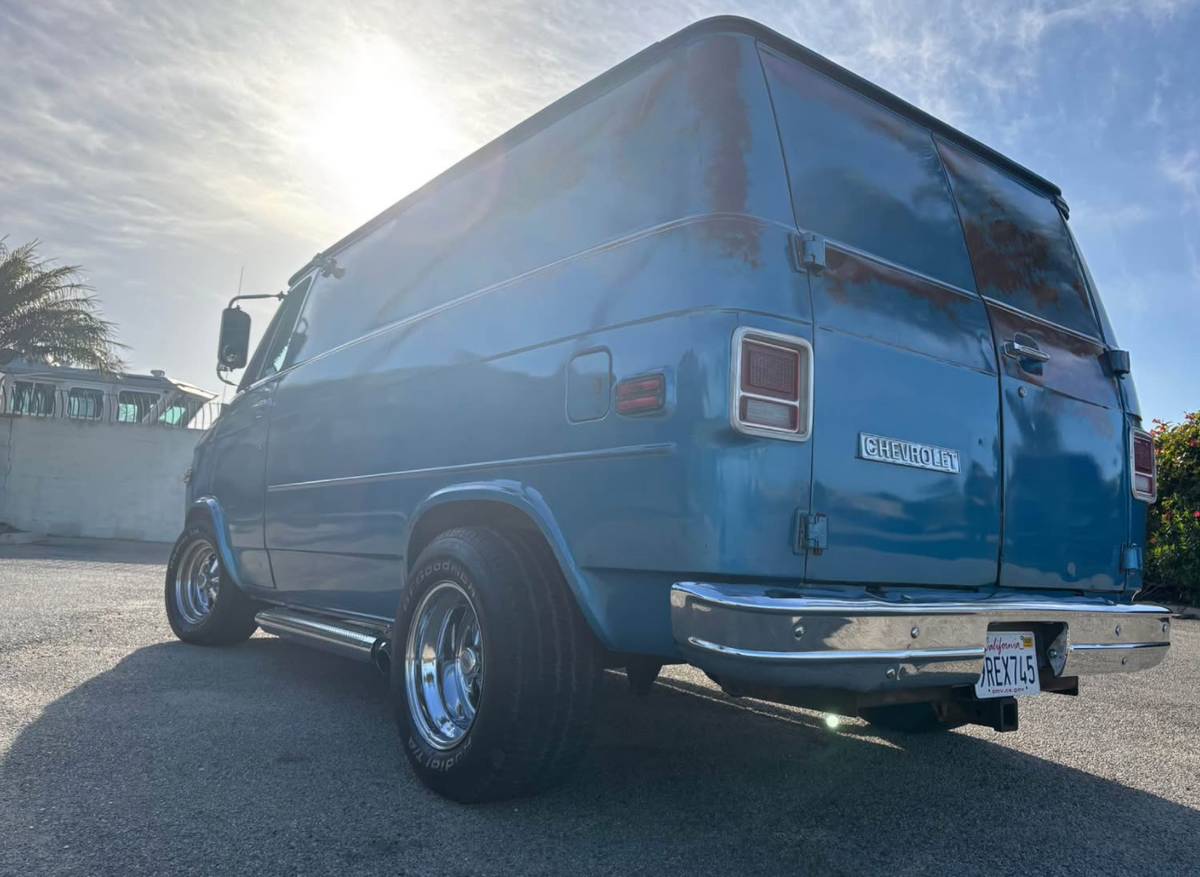 Chevy-g10-1979-blue-13