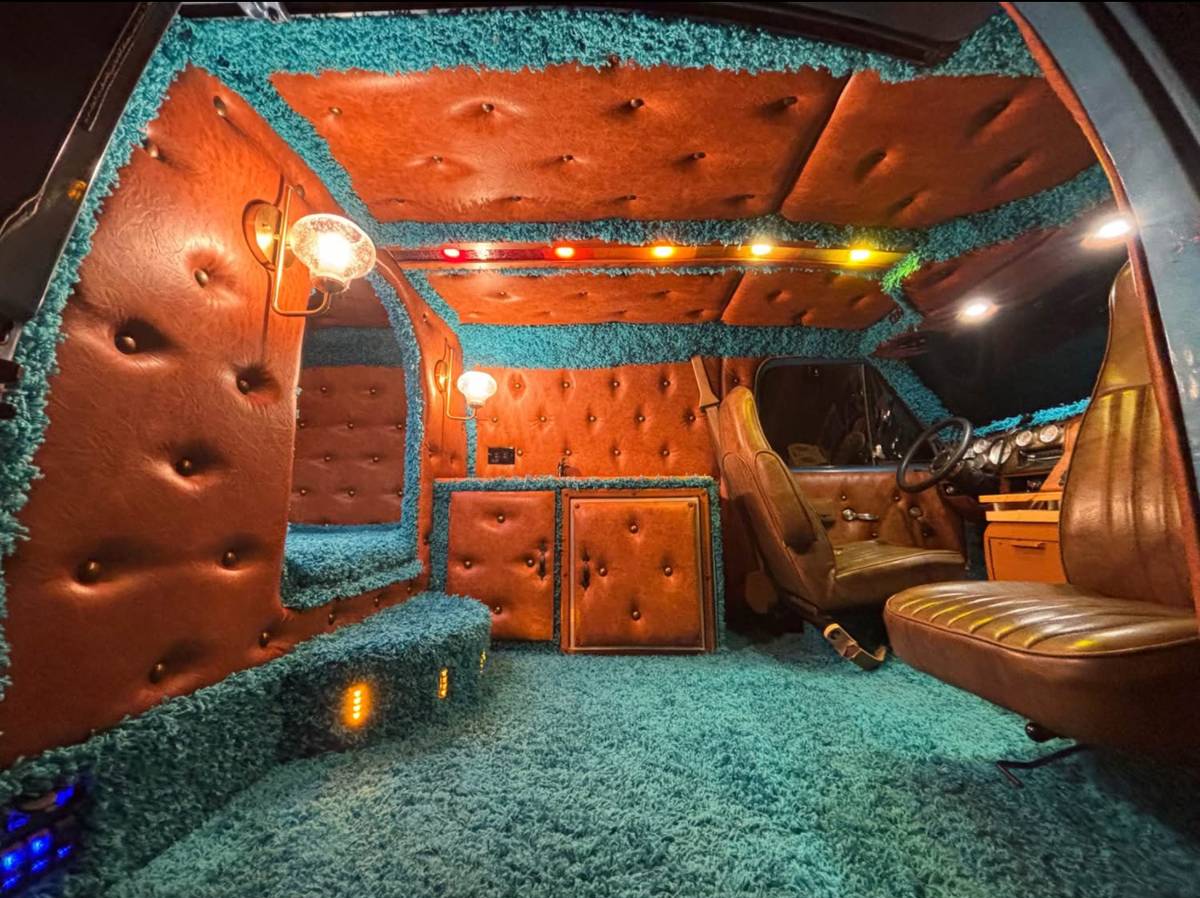 Chevy-g10-1979-blue-2