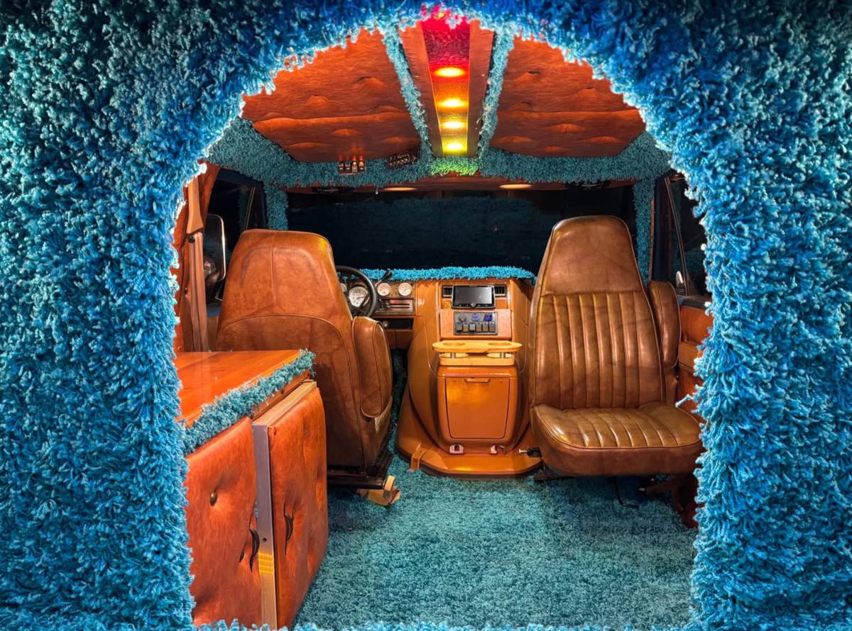 Chevy-g10-1979-blue-9