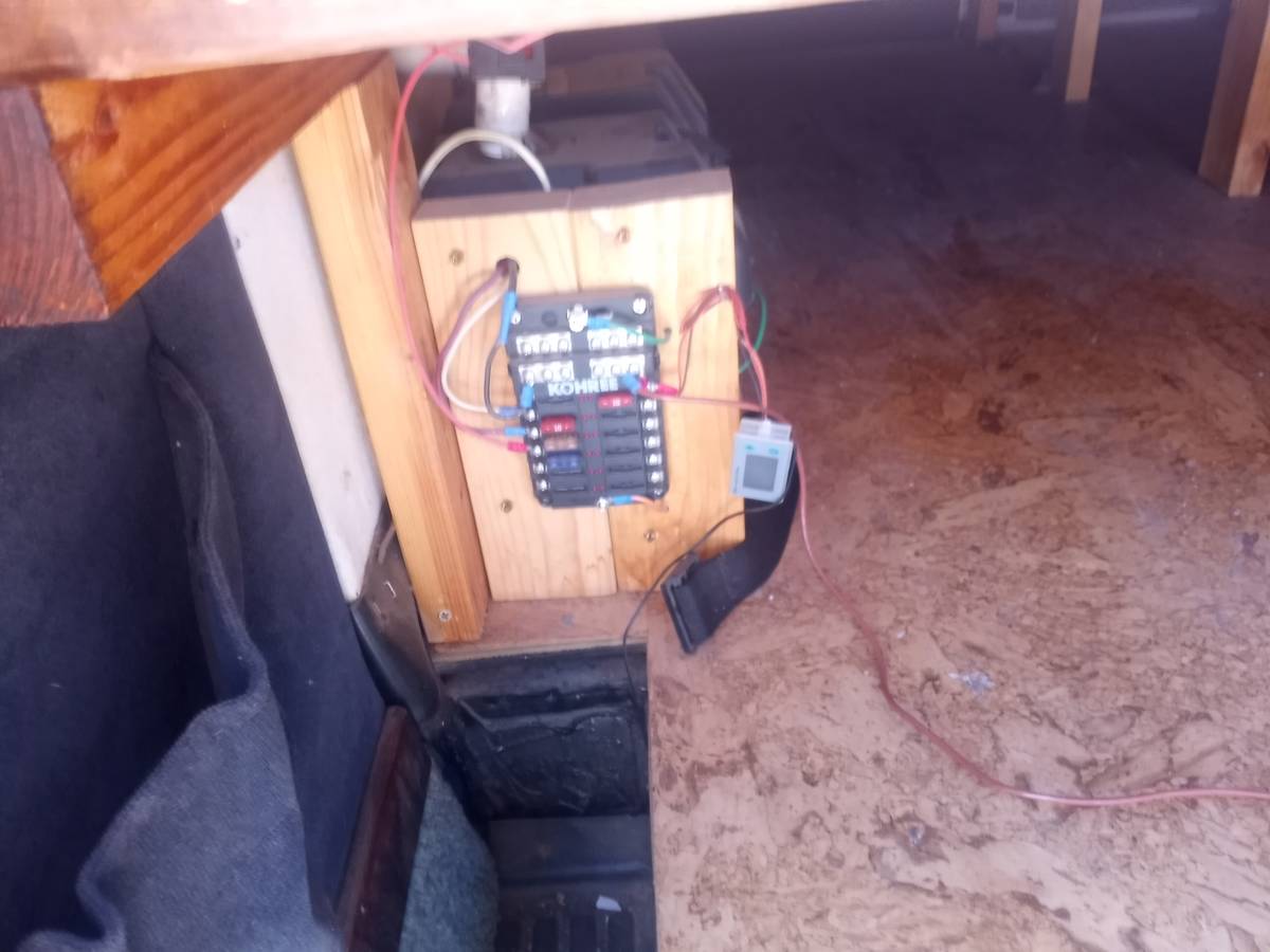 Chevy-g20-mark-iii-1995-blue-22